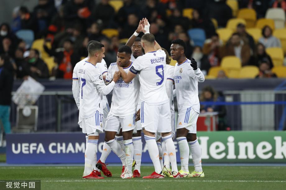 场上有着出 场上有着出