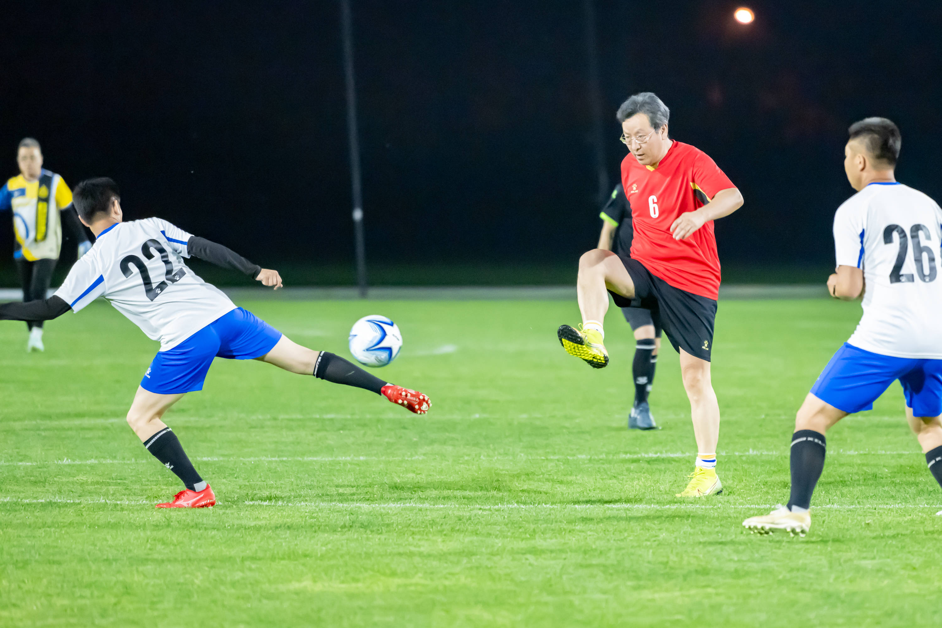 谭龙建功 谭龙建功