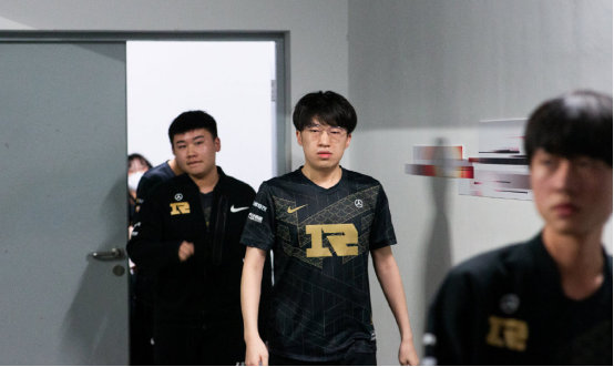 拜仁则能以 拜仁则能以