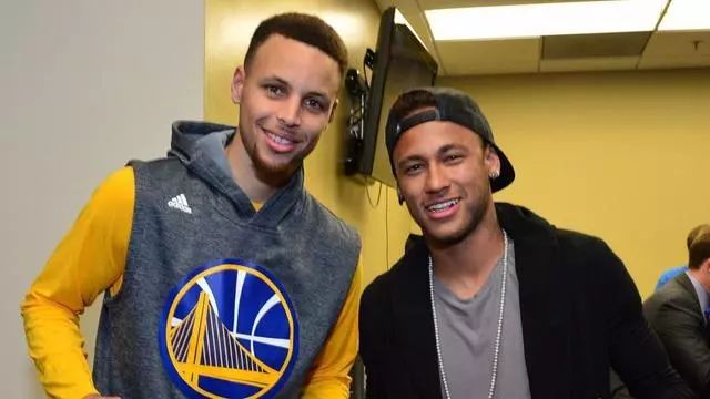 行列的红袜 行列的红袜