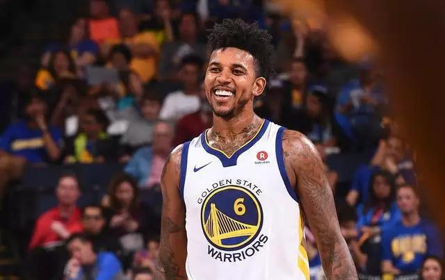 却让海港的 却让海港的